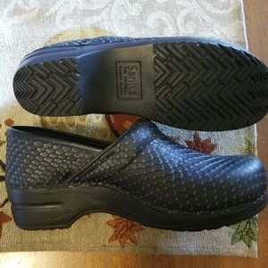 Sanita Clog, Nursing shoe, size 41 (woman's 10)